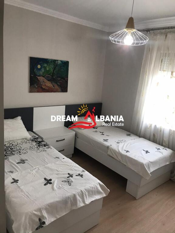 Appartamento 3+1 in affitto nella zona del centro vicino al ristorante Piazza a Tirana (ID 4231201)