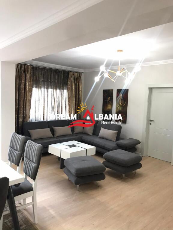 Appartamento 3+1 in affitto nella zona del centro vicino al ristorante Piazza a Tirana (ID 4231201)