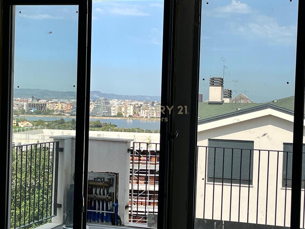 LOCALE PER UFFICI IN AFFITTO VICINO AL LAGO DI TIRANA!