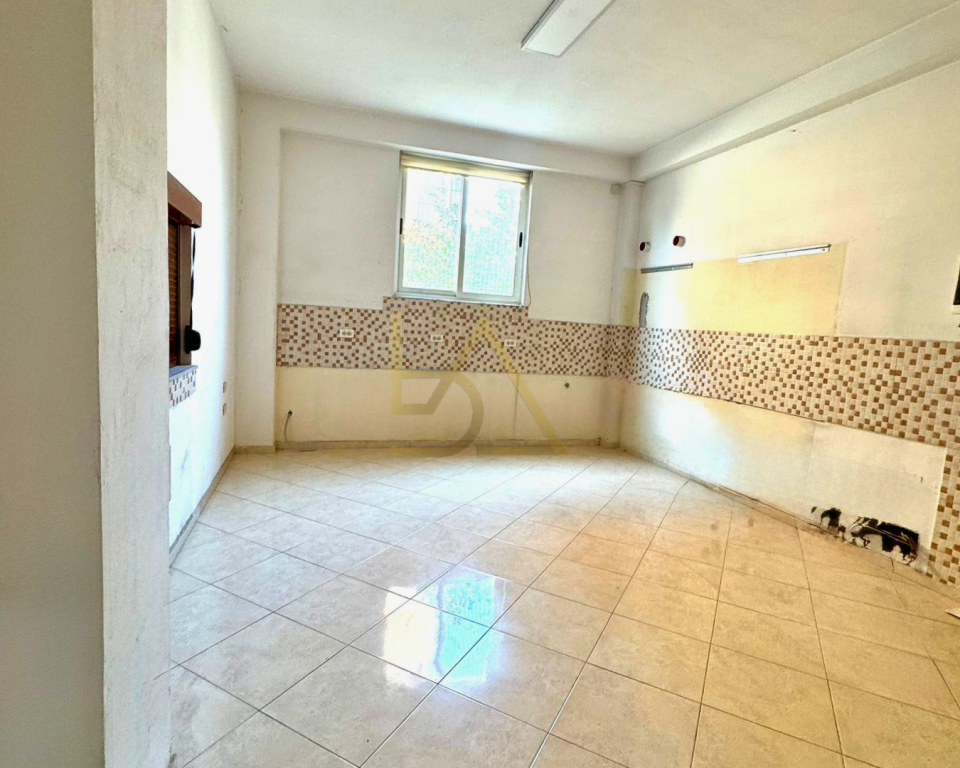 Jepet me Qira Ambient Biznesi në Durrës