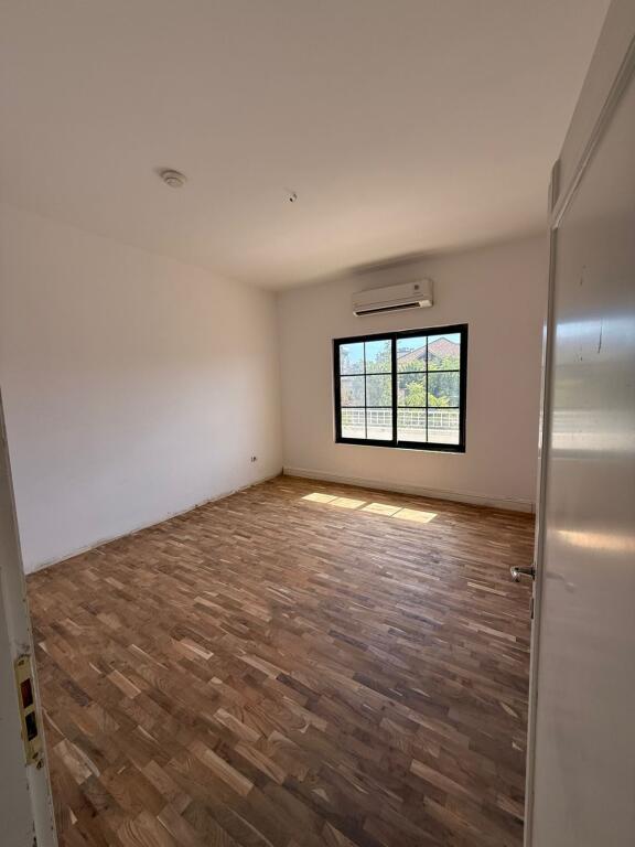 🌿 Villa in Affitto – vicino alla Scuola Unita, Tirana