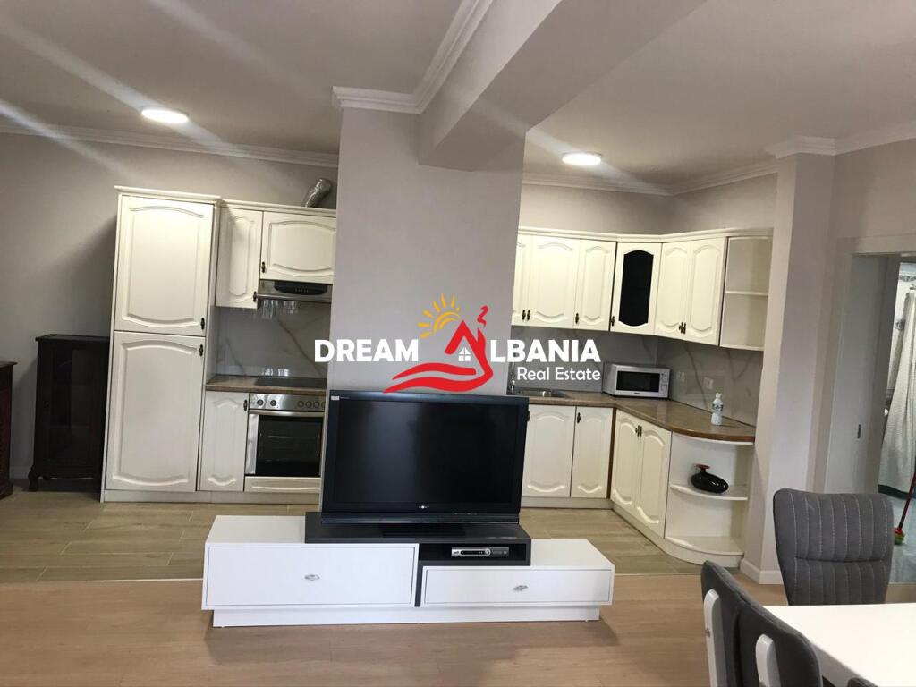 Appartamento 3+1 in affitto nella zona del centro vicino al ristorante Piazza a Tirana (ID 4231201)
