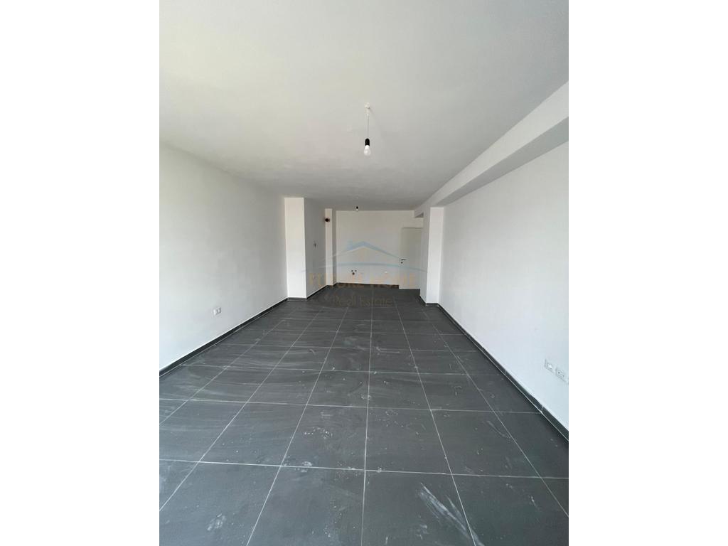In vendita, Appartamento 2+1, Via 5 Maji, Tirana.