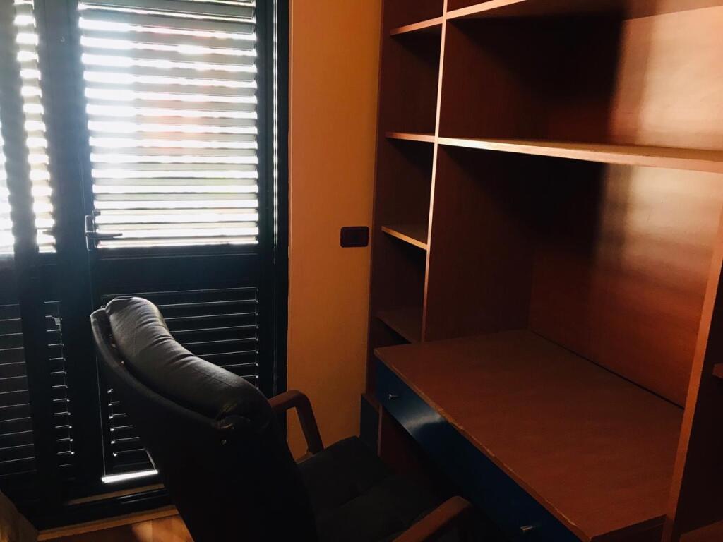 3+1, arredato, comune di Parigi, 1000 euro con posto auto