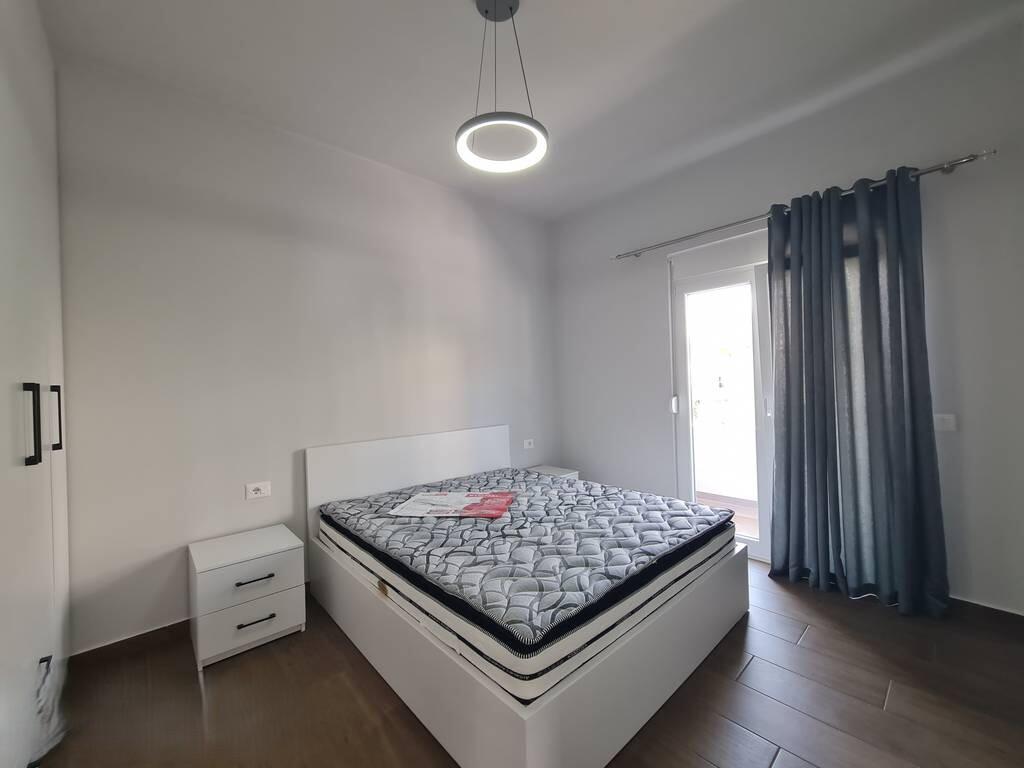OFROJ PER QIRA APARTAMENT 1+1 ME POST PARKIMI-PRANE SENATORIUMIT! 500 € /Muaj