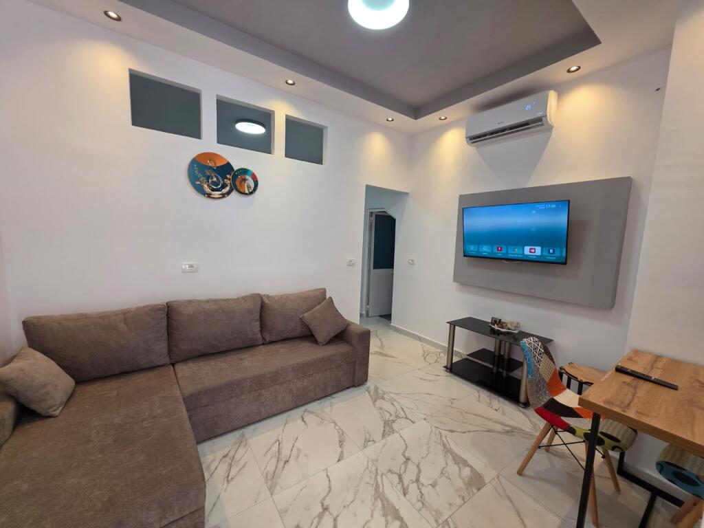 APARTMENT 1+1 FOR SALE, OPPOSITE FLORIDA BEACH DURRES