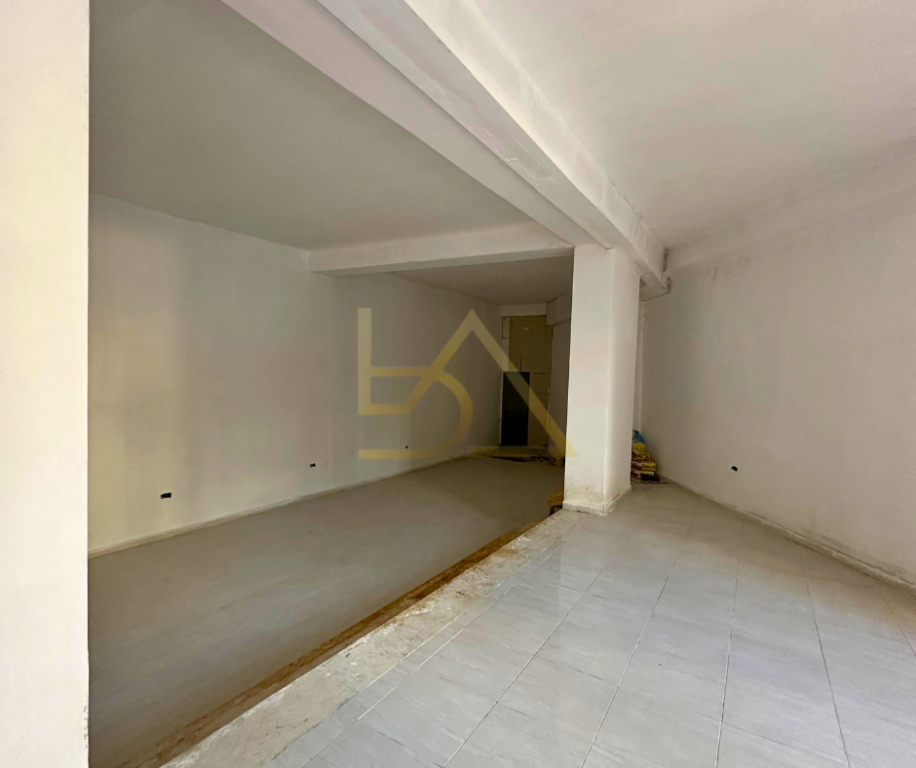 Locale Commerciale in Affitto – Tirana, Zona Brryli