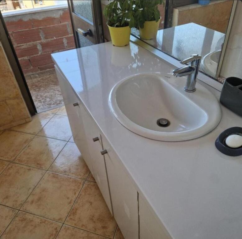 Super ap 2+1 on besa street third floor (private villa)