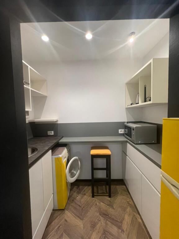 1+1, 2° piano edificio esistente, prezzo 550 euro non trattabile