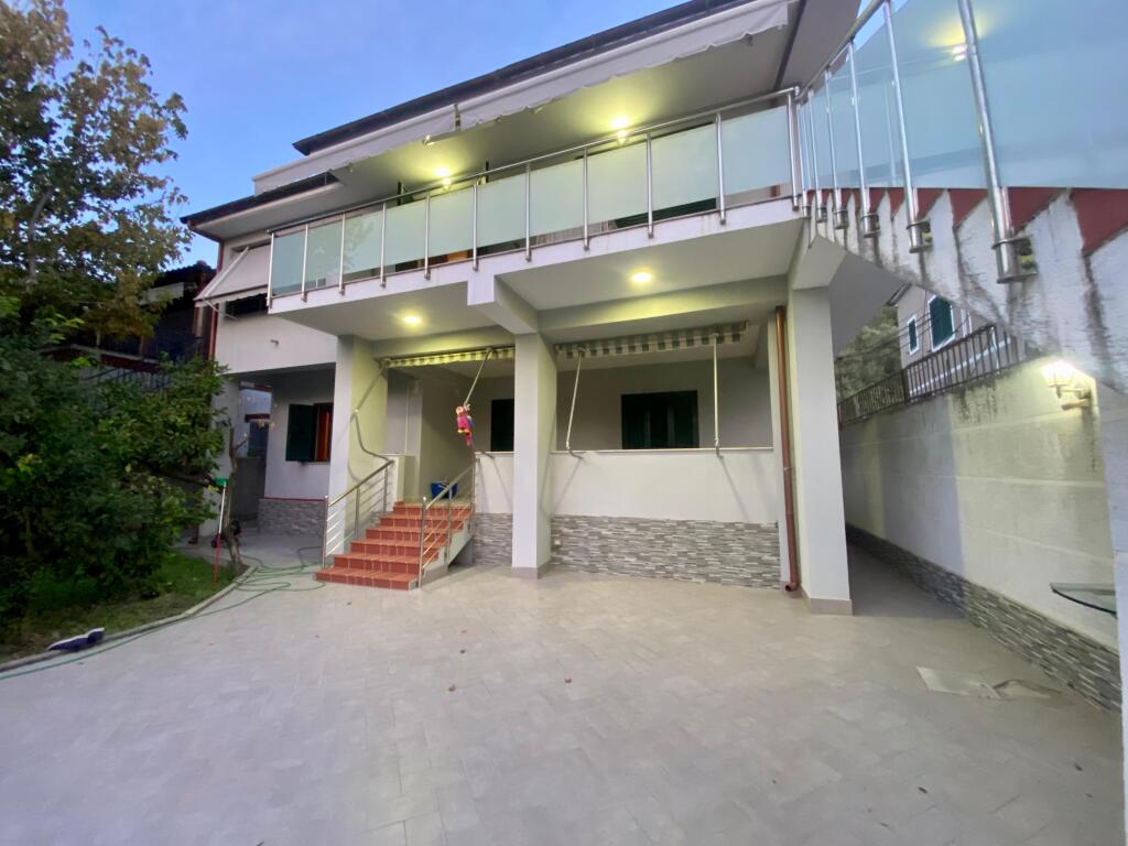 Casa Privata In Affitto A Vlore