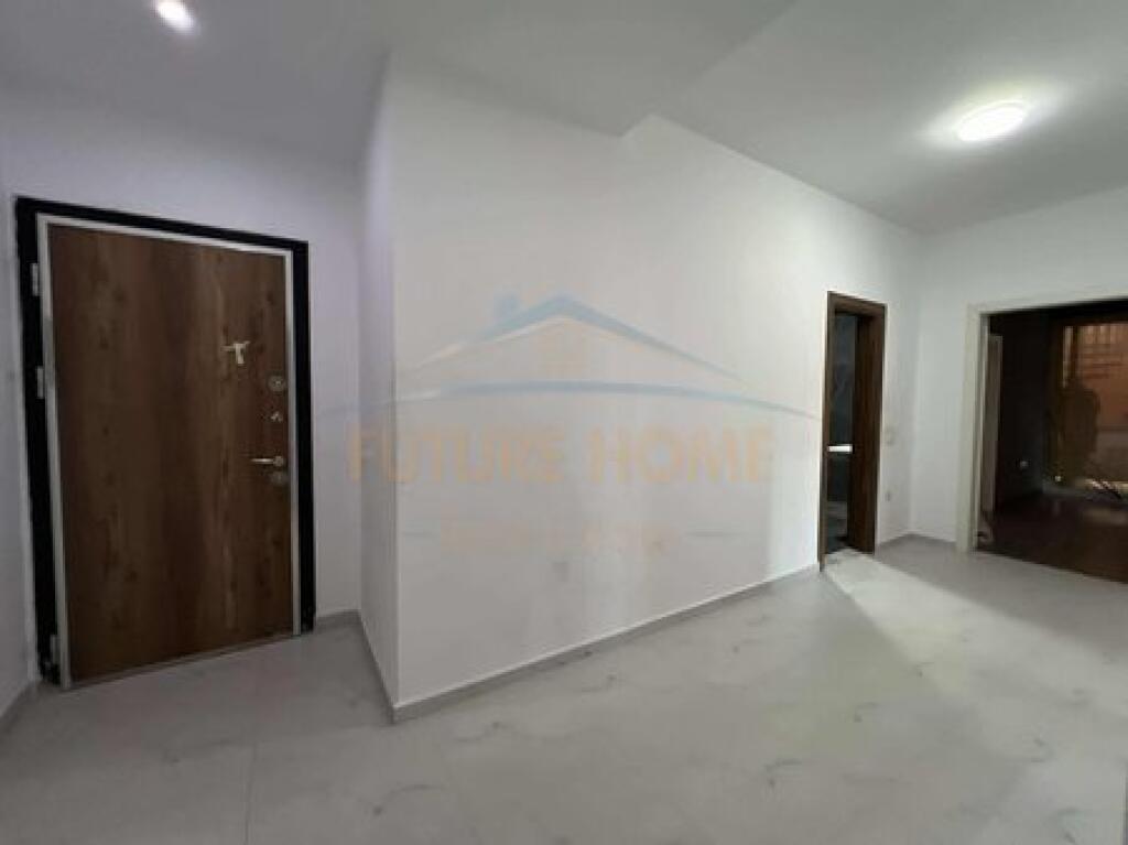 In vendita, Appartamento 3+1+Ripostiglio, Via Kavaja