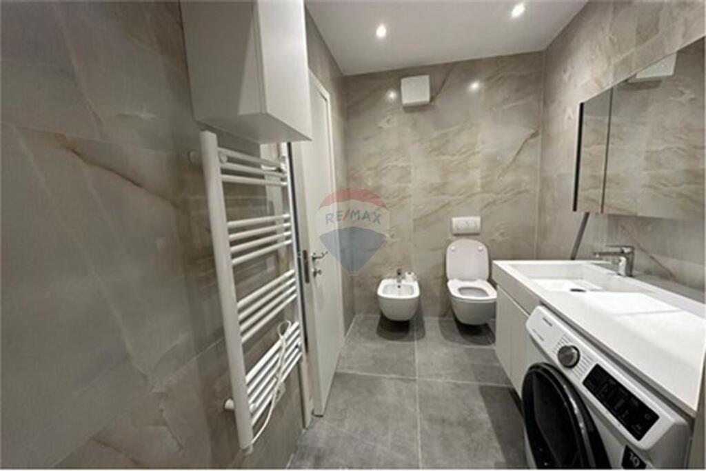 Appartamento - In Vendita - Zogu I Zi, Tirana € 210,000