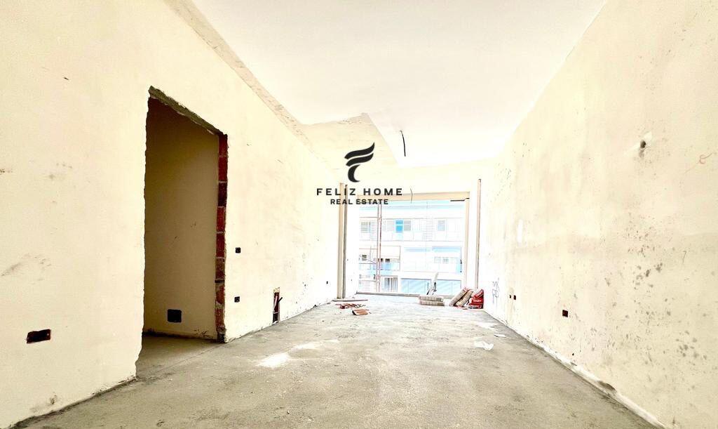 VENDESI APPARTAMENTO 3+1+2 COMUNE DI PARIGI 425.000EURO