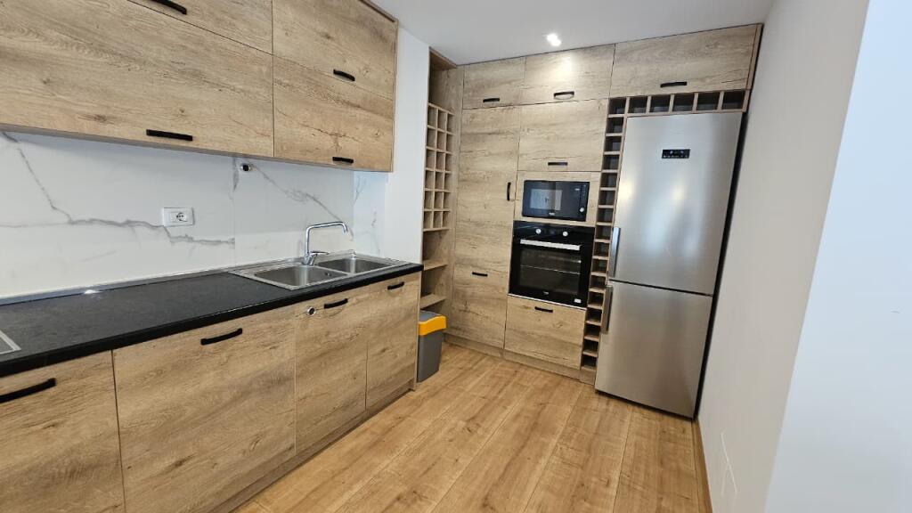 Affittasi villa su 2 piani vicino a Tegu / Tirana