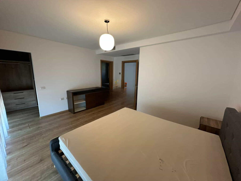 Villa su 3 piani in affitto presso Olive Grove Residence (ID BV22503) Tirana