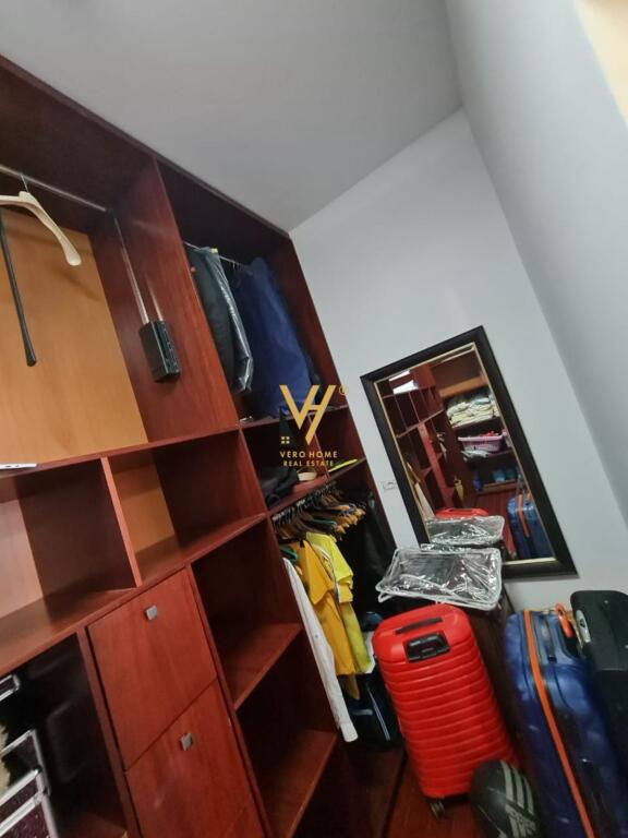 AFFITTASI APPARTAMENTO 3+1+2 AL LAGO ASCIUTTO 100.000 LEKE