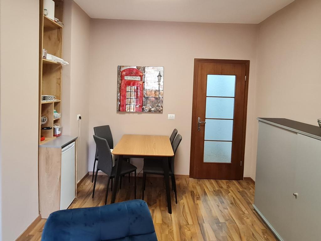 UFFICIO IN AFFITTO A TIRANA VICINO ALLA CASERMA DEI POMPIERI!