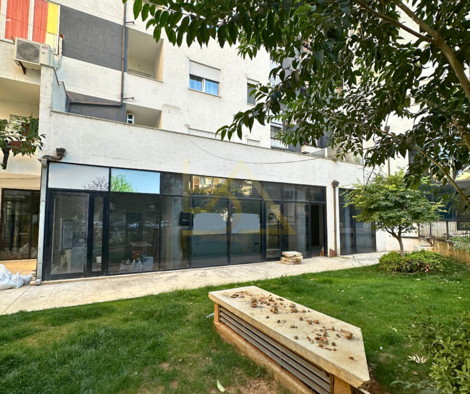 Locale Commerciale in Affitto – Tirana, Zona Brryli