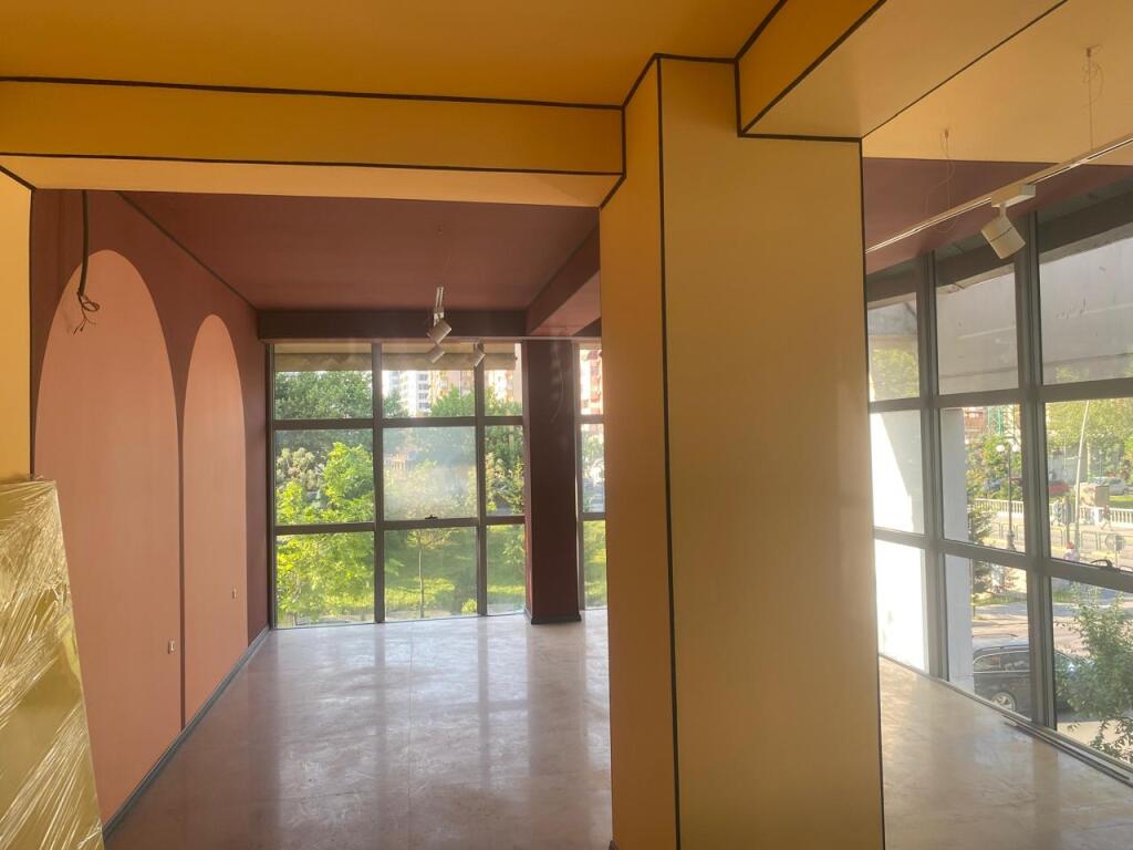 UFFICIO IN AFFITTO 85 M2 BOULEVARD BAJRAM CURRI 1000 EURO