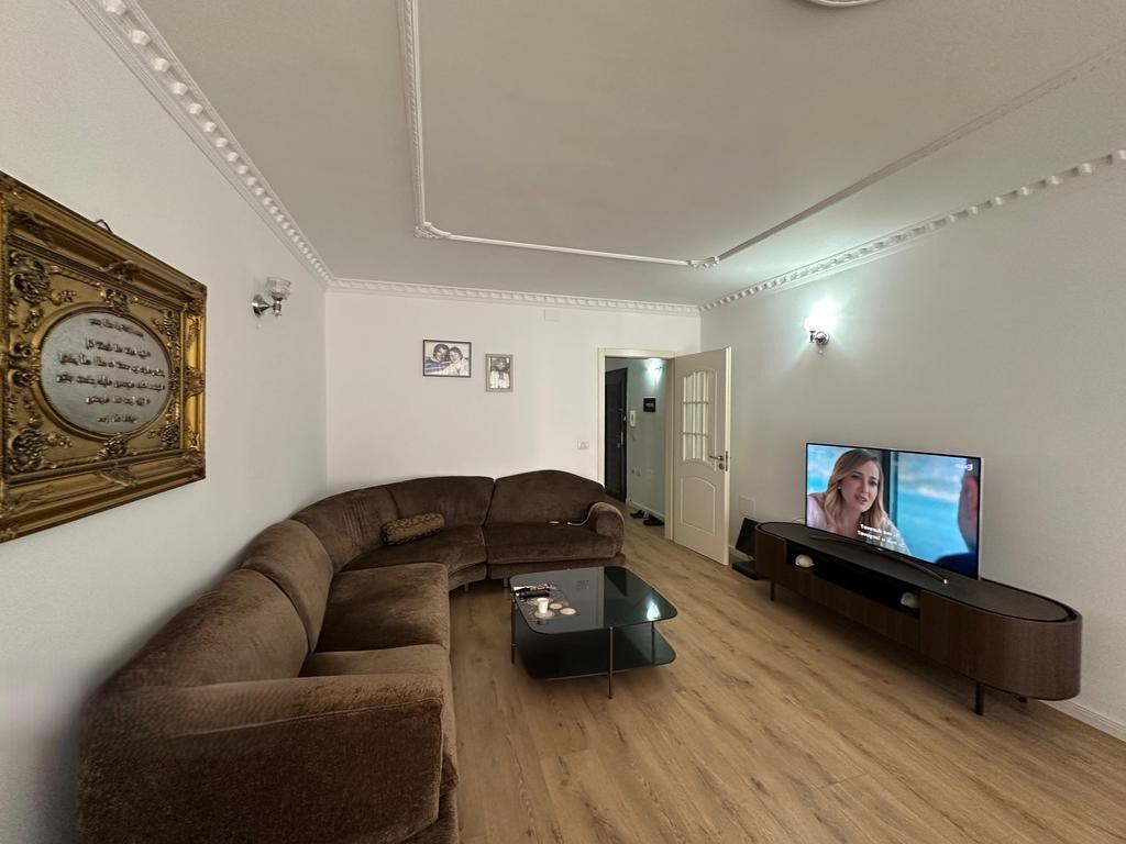 Appartamento 3+1+2 in vendita a Blloku Gintash, Laprake! 205.000 €