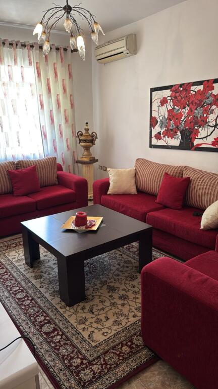 Affittasi 2+1+1 VIA ELBASAN DIREZIONE IGIENE 600€