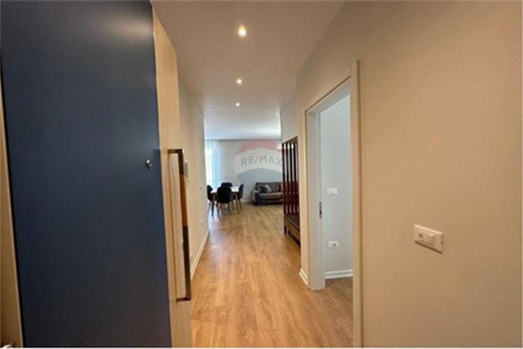 Appartamento - In Vendita - Zogu I Zi, Tirana € 210,000