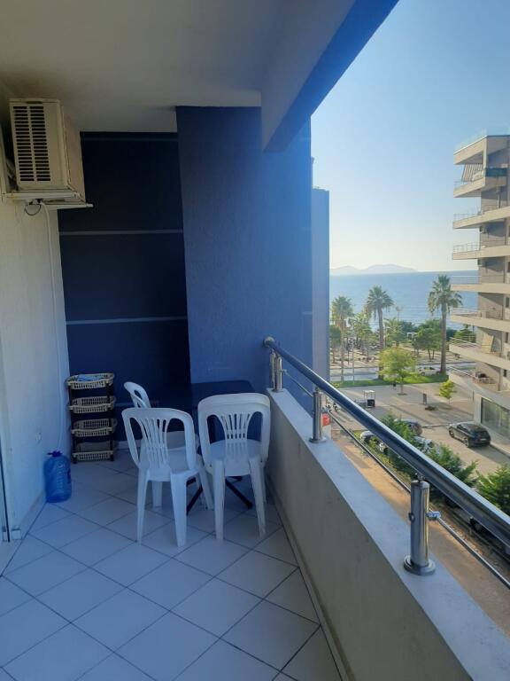FOR RENT 1+1 APARTMENT ON THE LUNGOMARE
