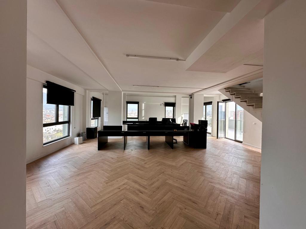 AFFITTIAMO AMBIENTE DUPLEX PER UFFICI AL NUOVO BOULEVARD !