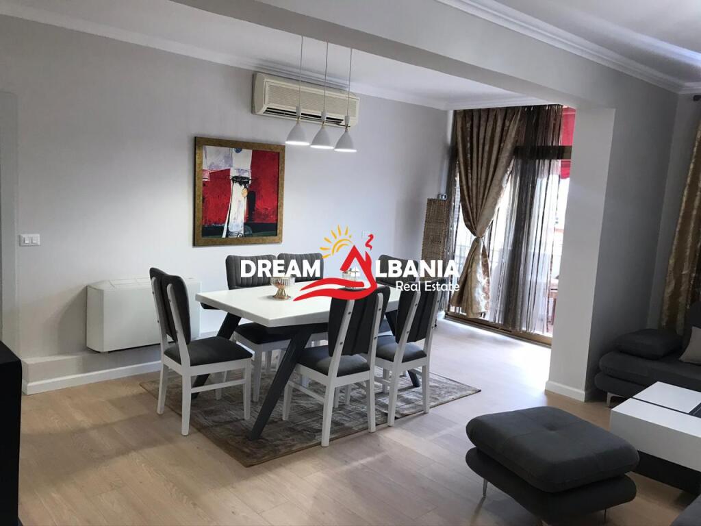 Appartamento 3+1 in affitto nella zona del centro vicino al ristorante Piazza a Tirana (ID 4231201)