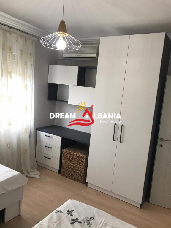 Appartamento 3+1 in affitto nella zona del centro vicino al ristorante Piazza a Tirana (ID 4231201)