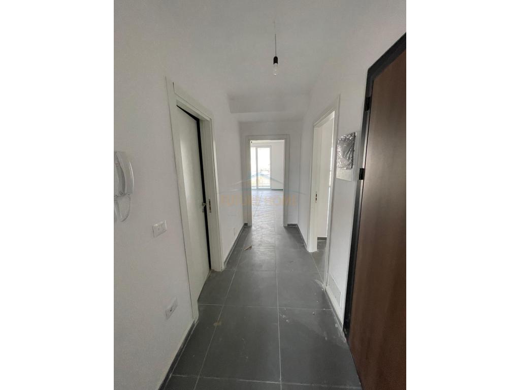 In vendita, Appartamento 2+1, Via 5 Maji, Tirana.
