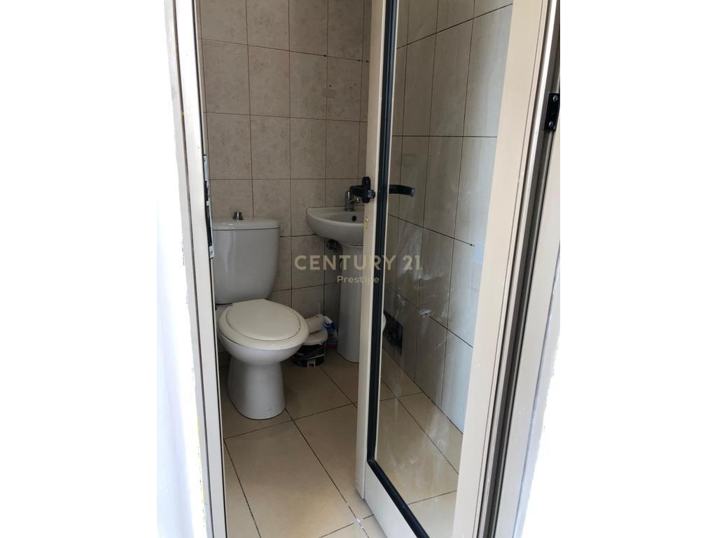 LOCALE UFFICIO IN AFFITTO, CENTRO - VIA "BARDHOK BIBA", TIRANA!