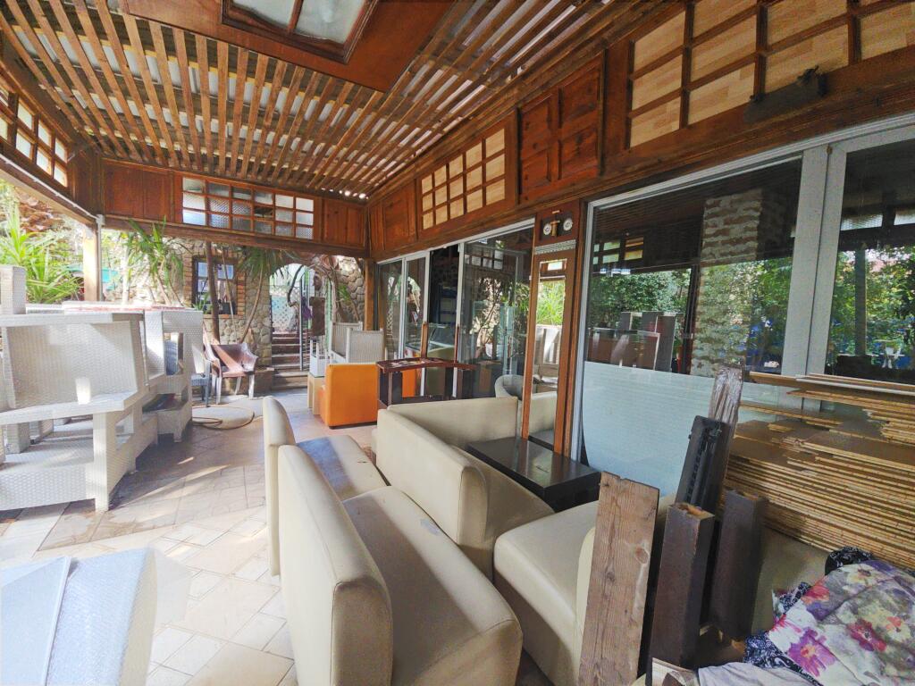 Unique property for rent for those who know its value Premises for: SHOP/RESTAURANT - Among the most special properties on the market - Perfect location