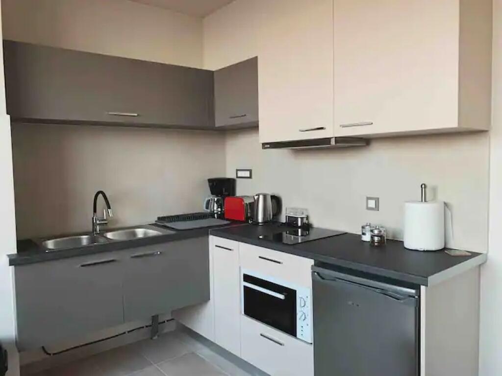 Appartamento in Affitto 1+1 a Bllok (ID B211298) Tirana.