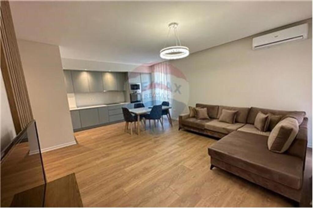 Appartamento - In Vendita - Zogu I Zi, Tirana € 210,000