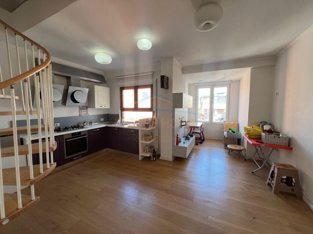 Në Shitje, Duplex 3+1+2, Liqeni i Thatë, Tiranë