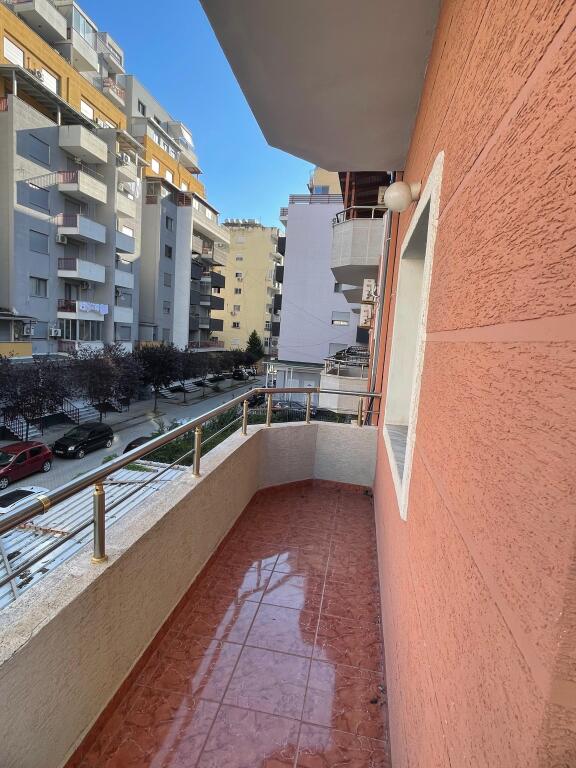Jepet Apartament 2+1 plazh durres Deri ne Qershor