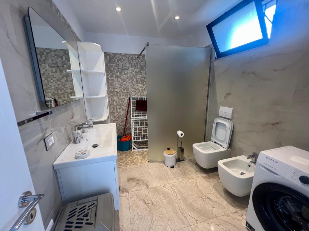 Casa Privata in Affitto a Vlora