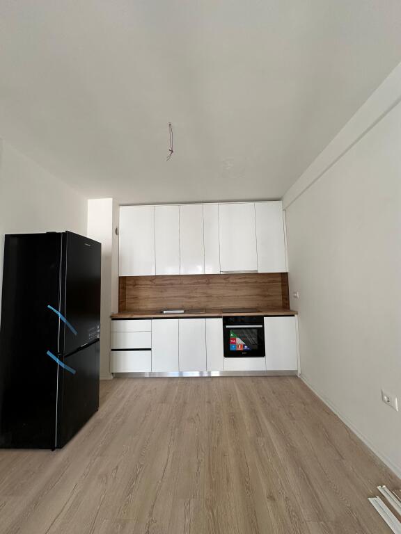 AFFITTASI 1+1 VICINO AL COMPLESSO MOLLA, NUOVO BOULEVARD MIGJENI ASTIR