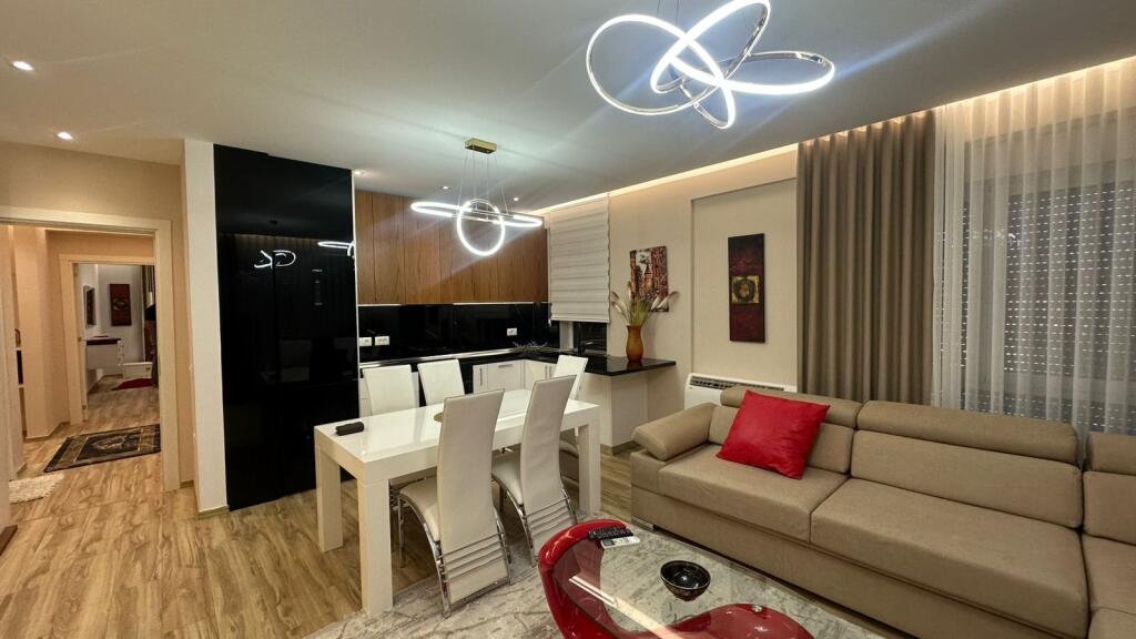 Rent apartment 2+1+2  750€ 📍Xhamllik