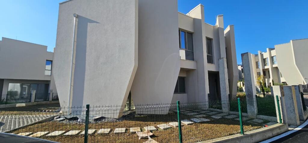 VILLA IN AFFITTO – GREEN VALLEY RESIDENCE, LAGO ASCIUTTO