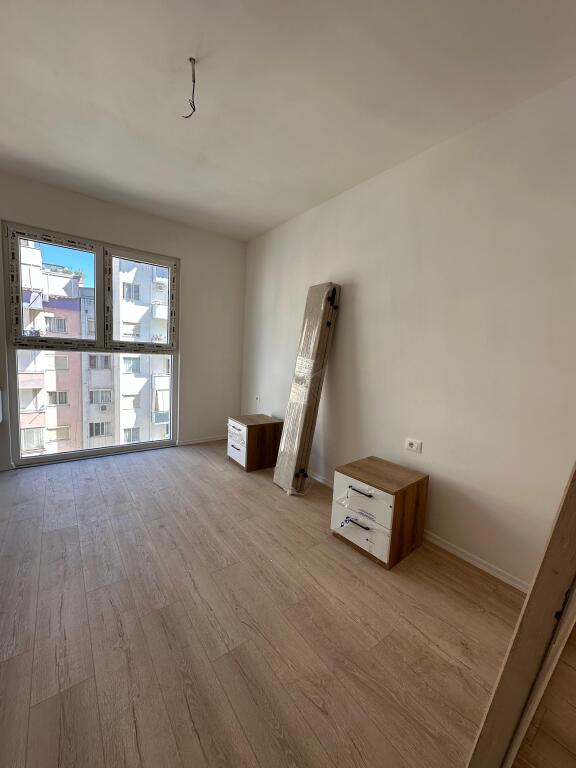 AFFITTASI 1+1 VICINO AL COMPLESSO MOLLA, NUOVO BOULEVARD MIGJENI ASTIR