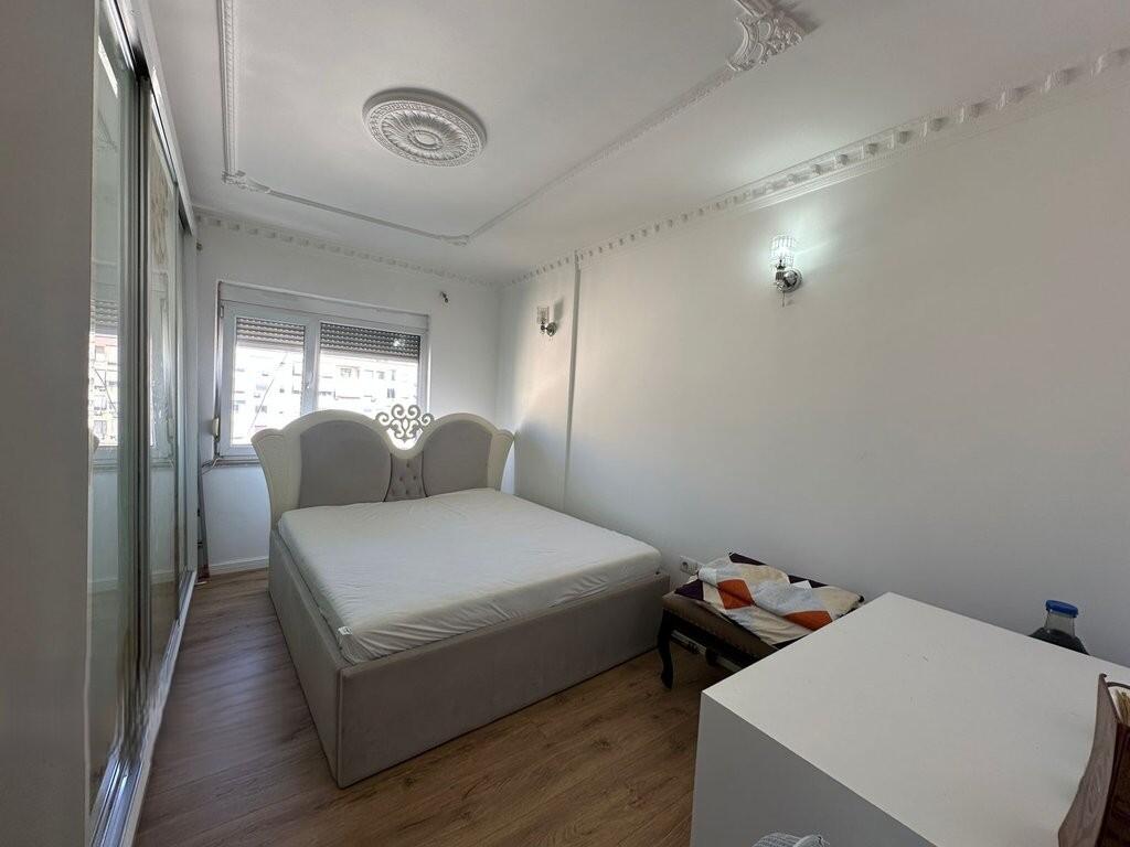 Appartamento 3+1+2 in vendita a Blloku Gintash, Laprake! 205.000 €