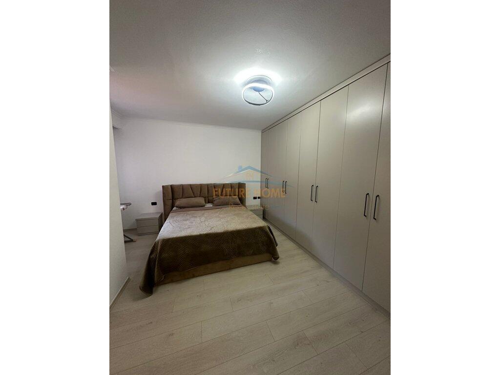 Affitto, Appartamento 2+1+2+Posto auto, Brryl, Tirana.