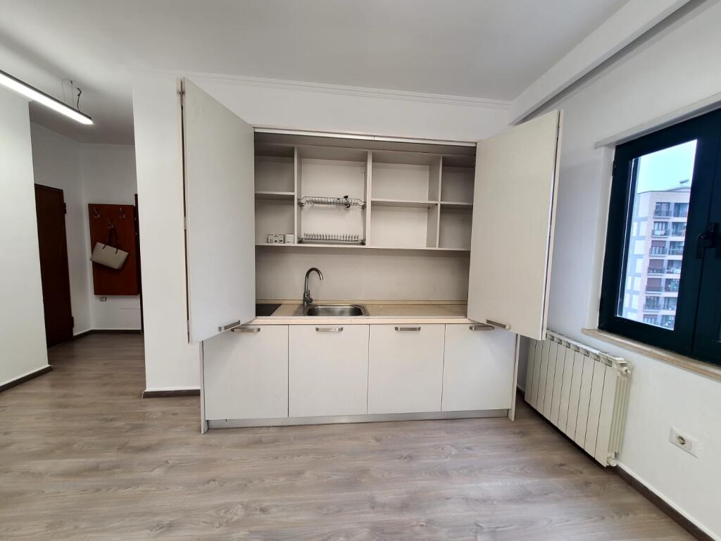 AFFITTO, AMBIENTE PER UFFICI IN CENTRO!