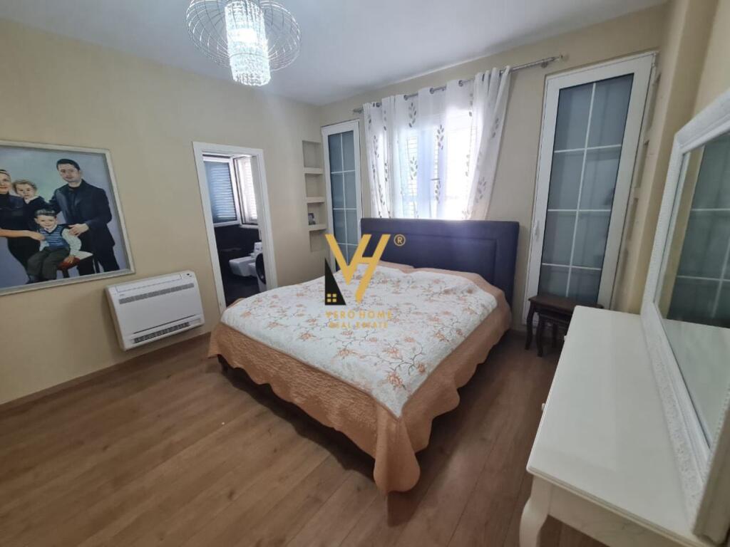 AFFITTASI APPARTAMENTO 3+1+2 AL LAGO ASCIUTTO 100.000 LEKE