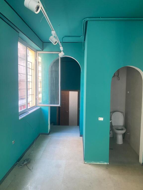 UFFICIO IN AFFITTO 85 M2 BOULEVARD BAJRAM CURRI 1000 EURO
