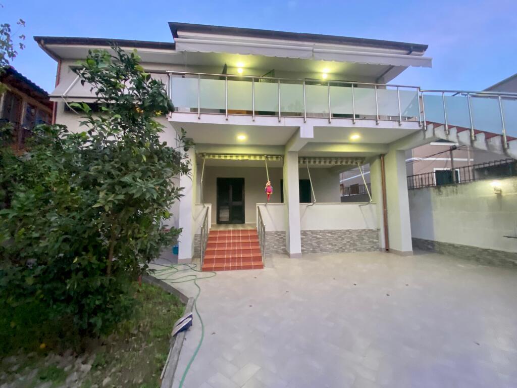 Casa Privata In Affitto A Vlore
