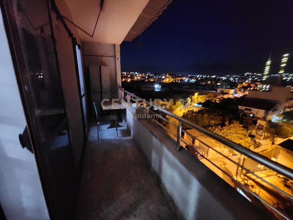 Appartamento 3+1 in affitto a Treshi Ura e institutit, Tirana - 390€ | 89 m²
