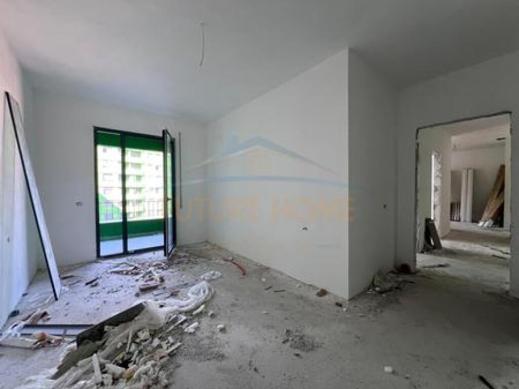 In vendita, Appartamento 3+1+2, Via 5 Maggio, Tirana.